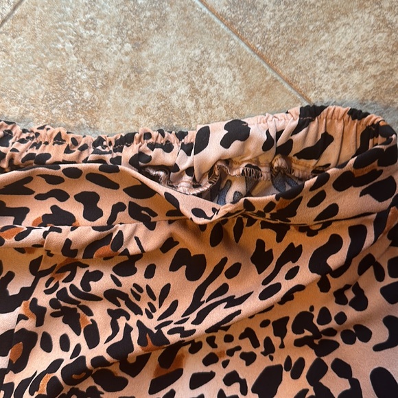 🎉Host Pick🎉 Cheetah-Print Short Pants - Picture 5 of 6